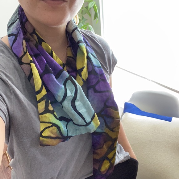 Gorgeous velvet scarf with mesh detail - Picture 4 of 4